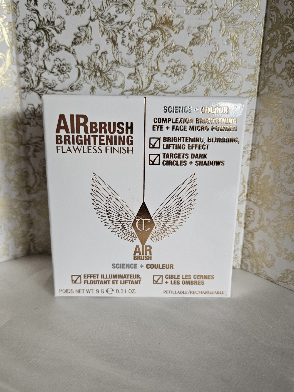 Charlotte Tilbury Airbrush Brightening Flawless Finish - White & Gold
